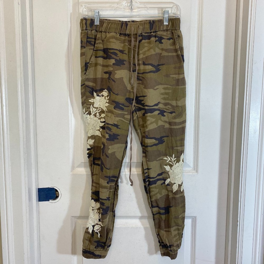 Johnny Was Sadie Embroidered Linen Camo Jogger Pants - Picture 2 of 7